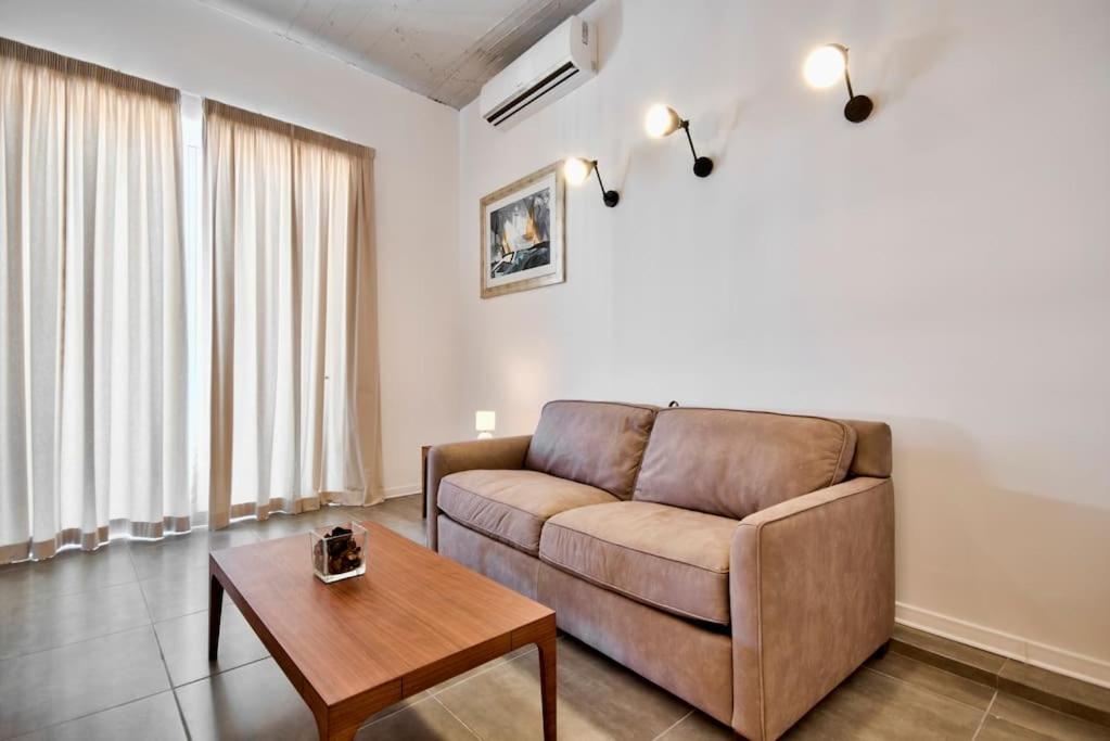 Vallettastay - Harbor View Gem -Sea View 2 Bed Apt מראה חיצוני תמונה