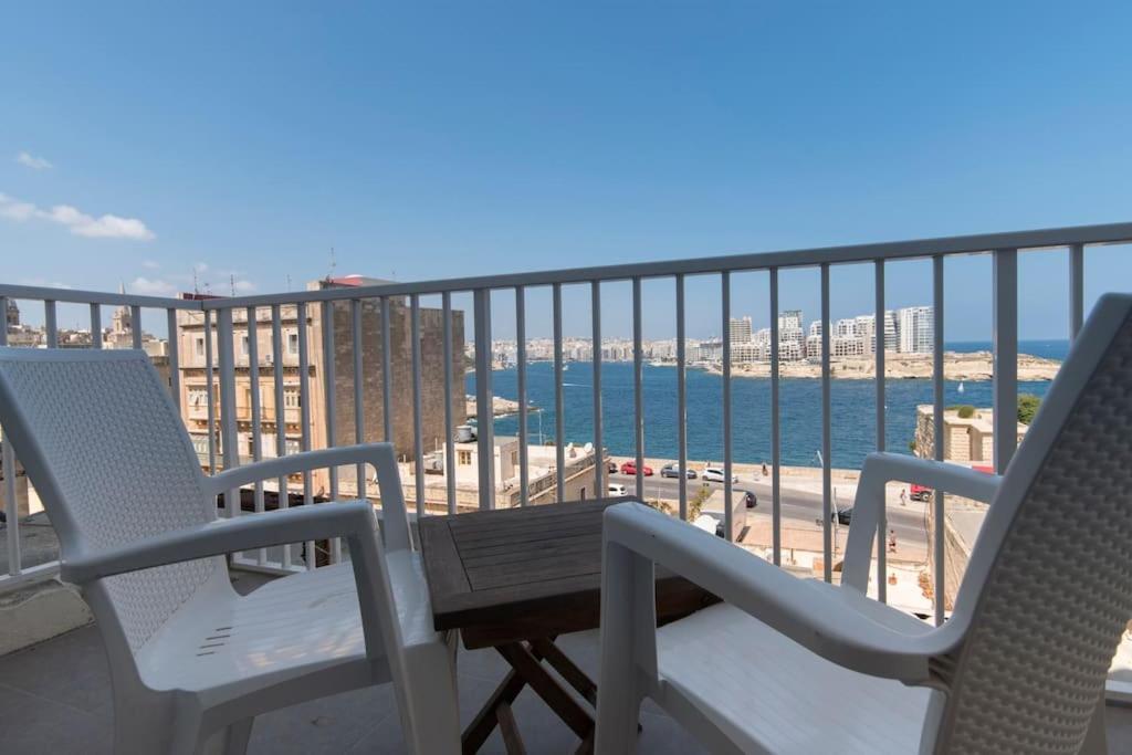 Vallettastay - Harbor View Gem -Sea View 2 Bed Apt מראה חיצוני תמונה