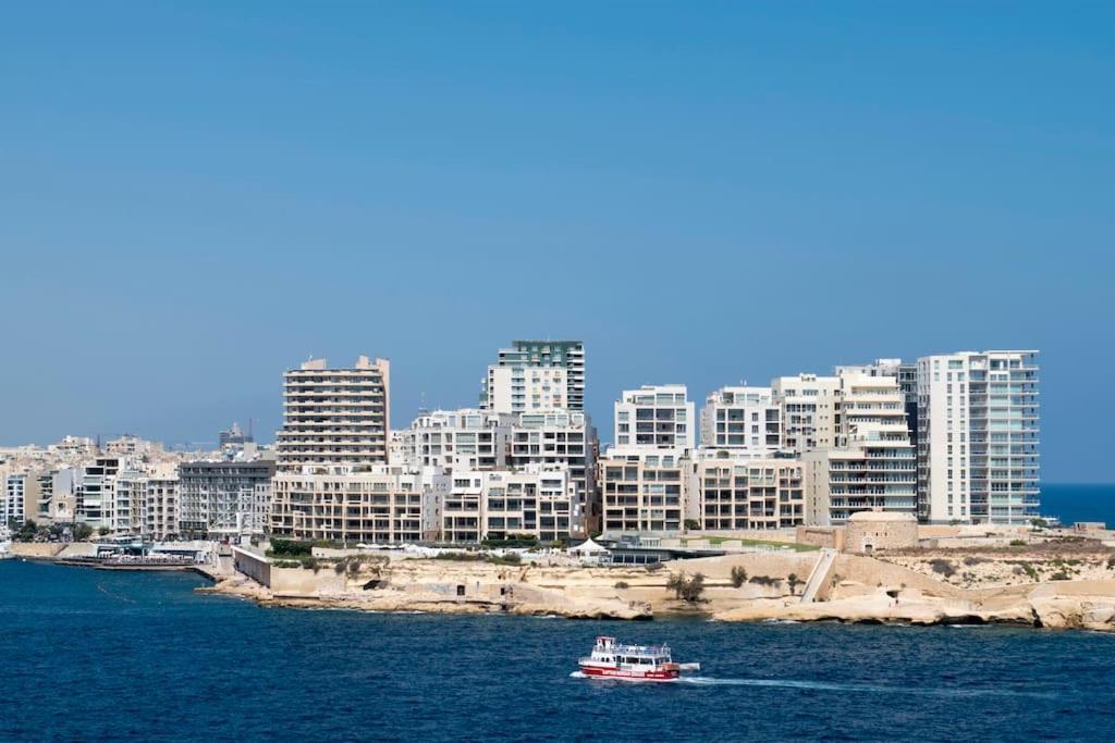 Vallettastay - Harbor View Gem -Sea View 2 Bed Apt מראה חיצוני תמונה